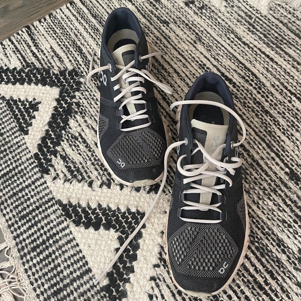 On Black and Cream size 7